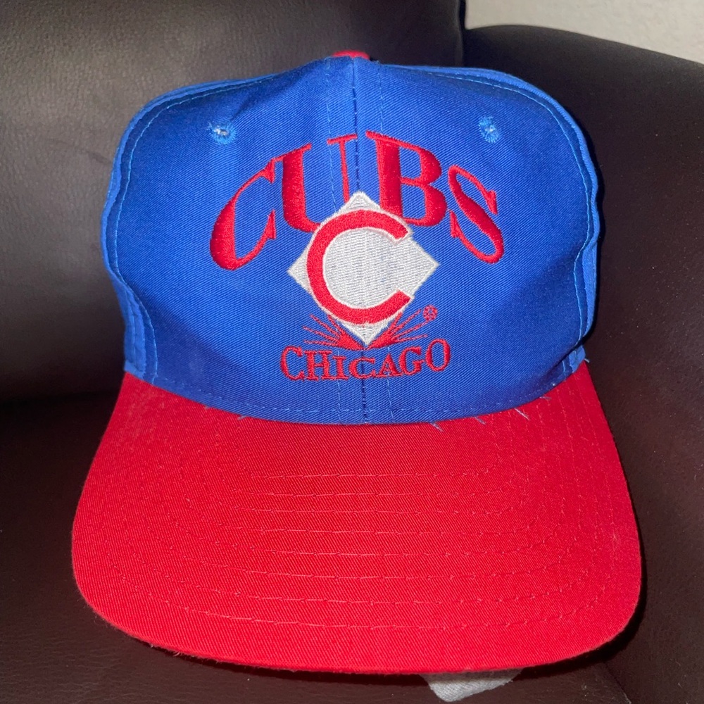 Vintage Chicago Cubs Snapback Hat
90s MLB Baseball